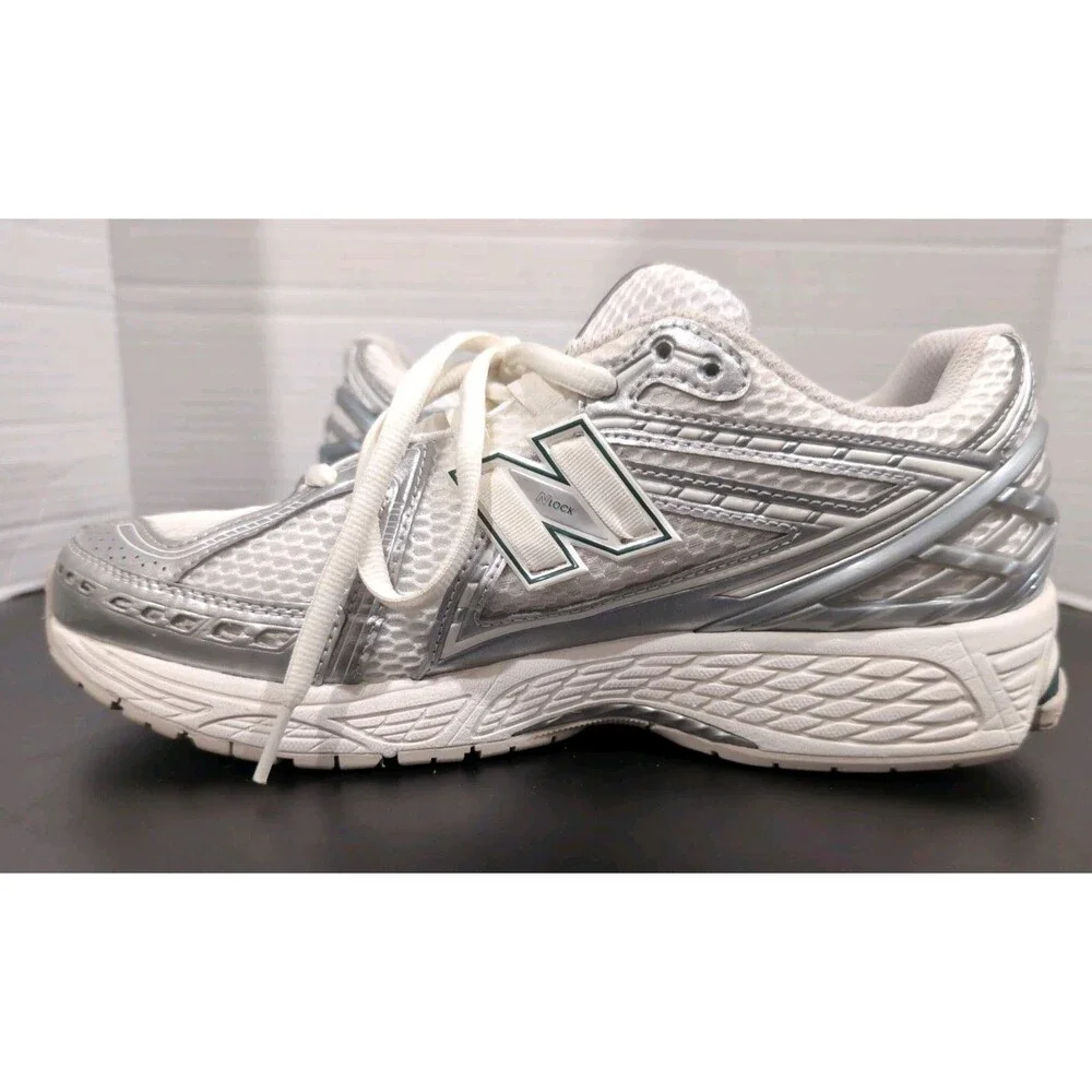 New Balance product euc